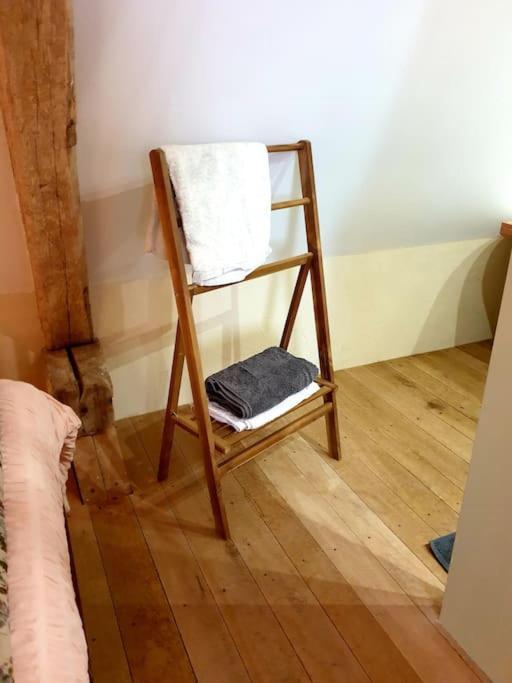 Holiday home La Dragonne, Petite Maison Au Centre De Belleme, Jardin, Cuisine Equipee, Vue Foret *