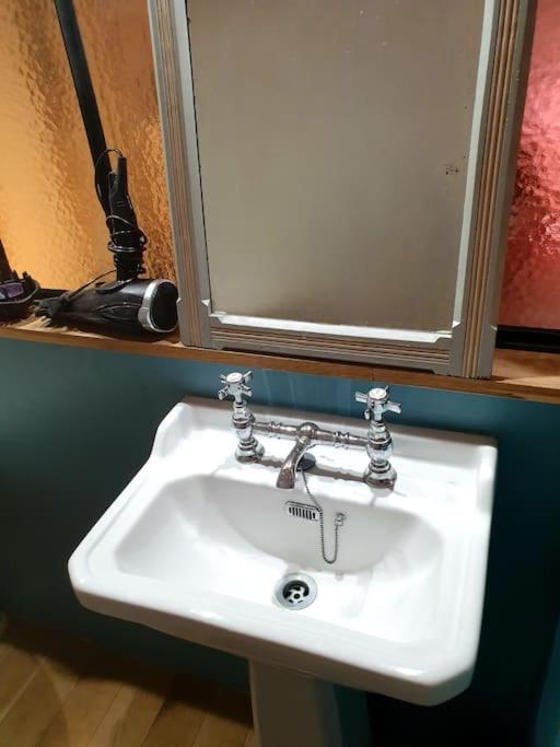 Holiday home La Dragonne, Petite Maison Au Centre De Belleme, Jardin, Cuisine Equipee, Vue Foret