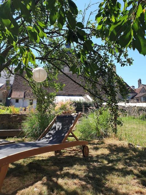 Holiday home La Dragonne, Petite Maison Au Centre De Belleme, Jardin, Cuisine Equipee, Vue Foret